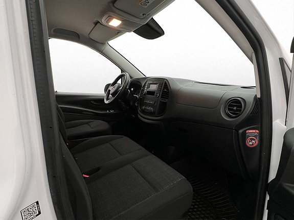 Mercedes-Benz Vito 108 26 of 30