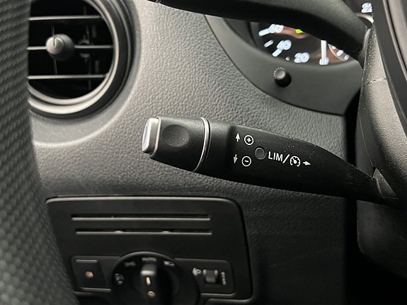 Mercedes-Benz Vito 108 17 of 30