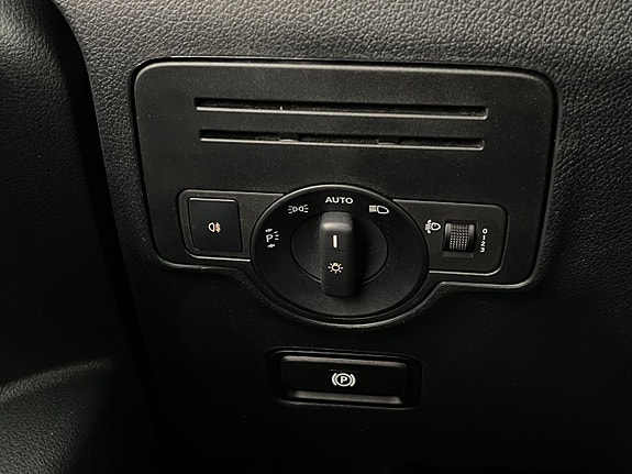 Mercedes-Benz Vito 108 16 of 30