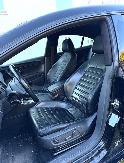 Volkswagen Passat CC 4 of 8