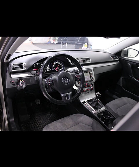 Volkswagen Passat 7 of 7