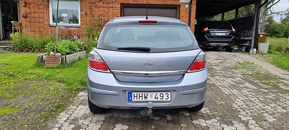 Opel Astra 2 of 3