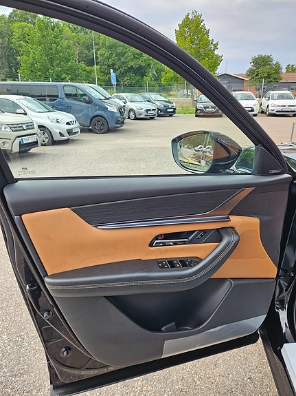 Mazda CX-80 3 of 29