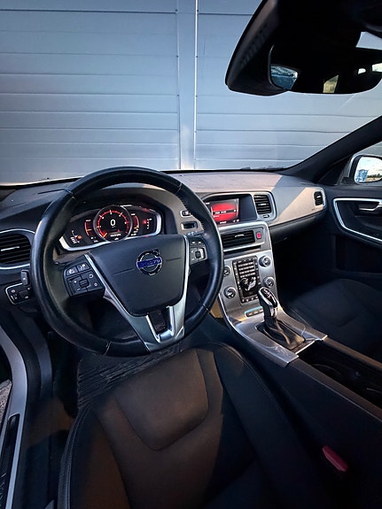 Volvo V60 8 of 11