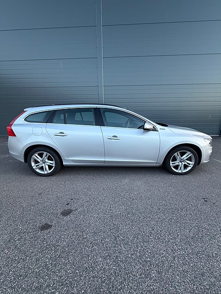 Volvo V60 3 of 11