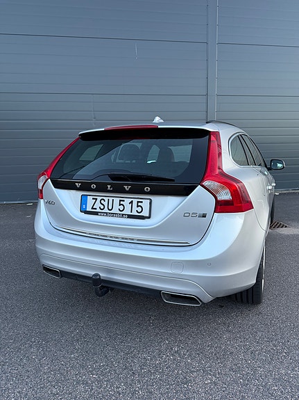 Volvo V60 4 of 11
