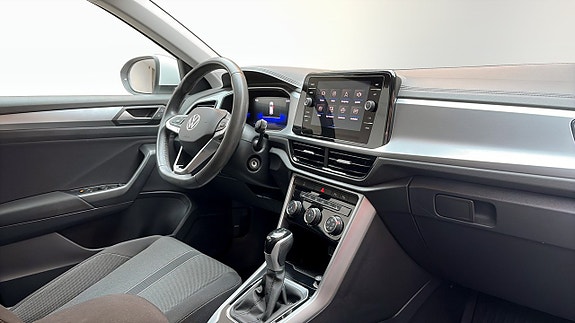 Volkswagen T-Roc 11 of 13