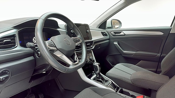 Volkswagen T-Roc 7 of 13
