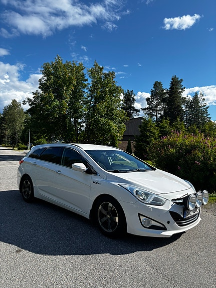Hyundai i40 2 of 5