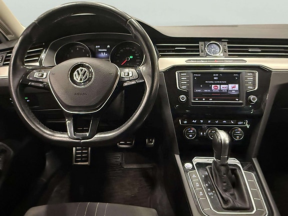 Volkswagen Passat Alltrack 11 of 27