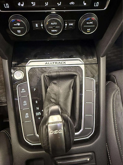 Volkswagen Passat Alltrack 21 of 27
