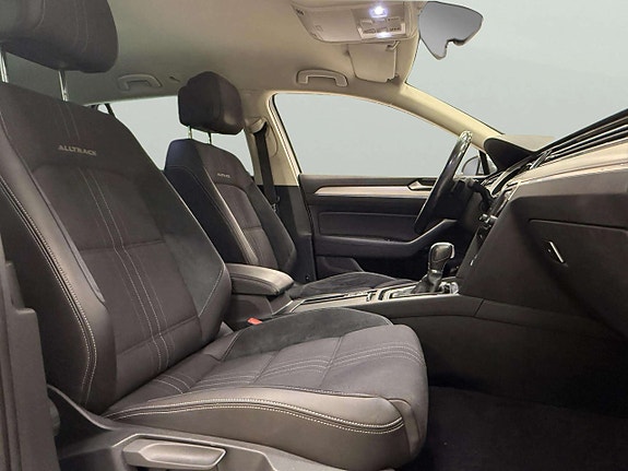 Volkswagen Passat Alltrack 14 of 27