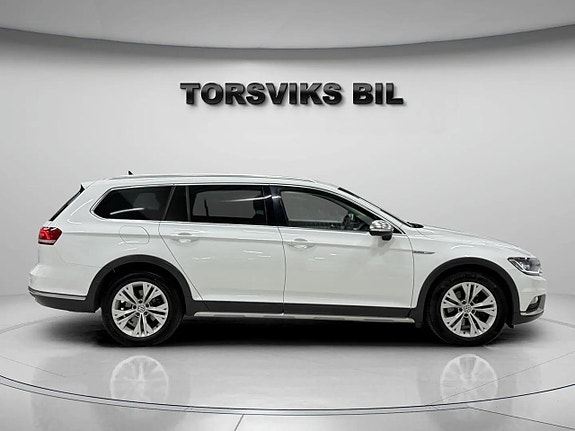 Volkswagen Passat Alltrack 7 of 27