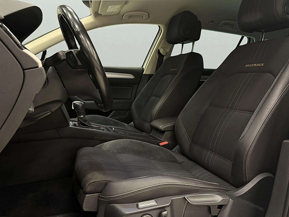 Volkswagen Passat Alltrack 12 of 27