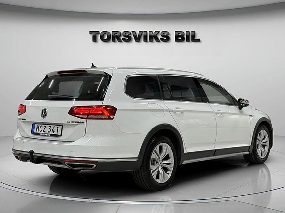 Volkswagen Passat Alltrack 6 of 27