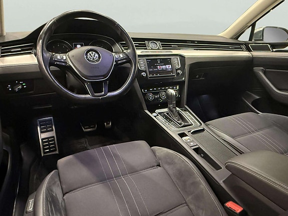 Volkswagen Passat Alltrack 13 of 27