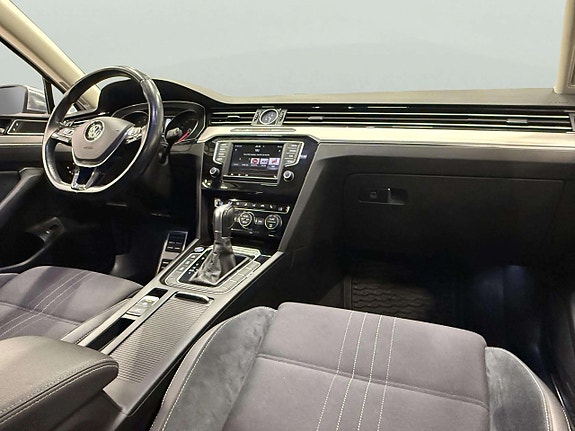 Volkswagen Passat Alltrack 15 of 27