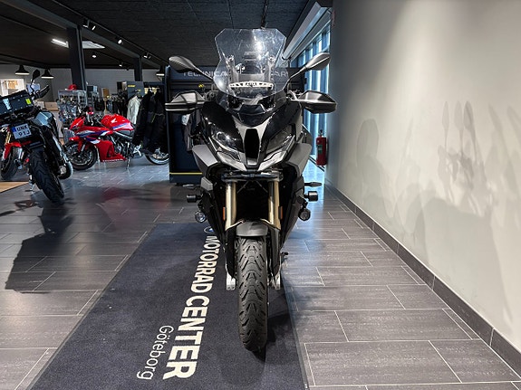 BMW S1000XR/3st väskor/Akrapovic/Chassisänkt 3 of 13