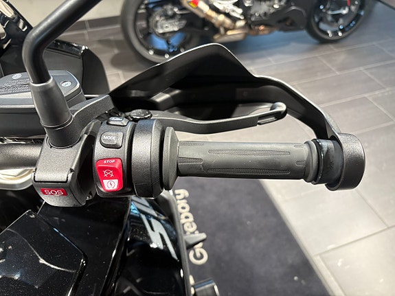 BMW S1000XR/3st väskor/Akrapovic/Chassisänkt 9 of 13