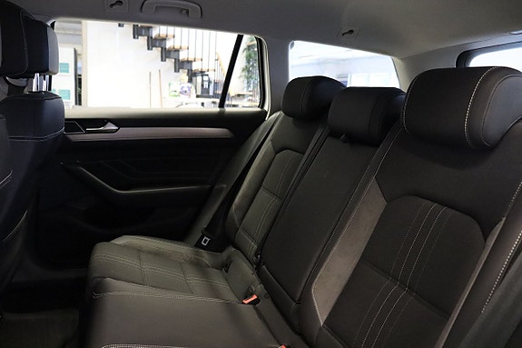 Volkswagen Passat Alltrack 16 of 17