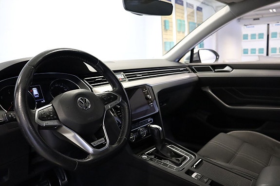 Volkswagen Passat Alltrack 8 of 17
