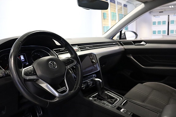Volkswagen Passat Alltrack 8 of 17