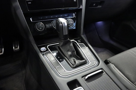 Volkswagen Passat Alltrack 14 of 17