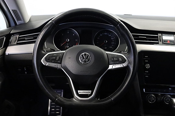 Volkswagen Passat Alltrack 2 of 17