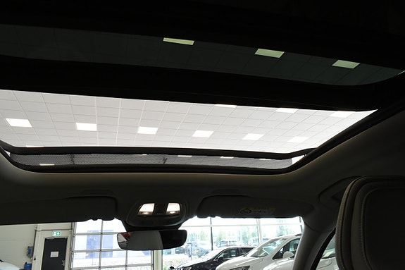 Volvo XC60 13 of 25
