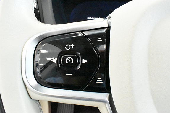 Volvo XC60 18 of 25