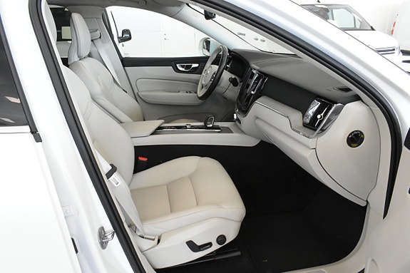 Volvo XC60 7 of 25