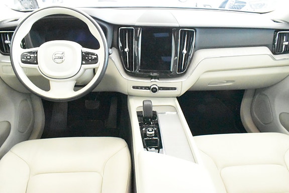 Volvo XC60 12 of 25