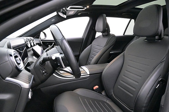 Mercedes-Benz C300 11 of 27