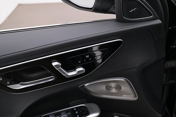 Mercedes-Benz C300 12 of 27