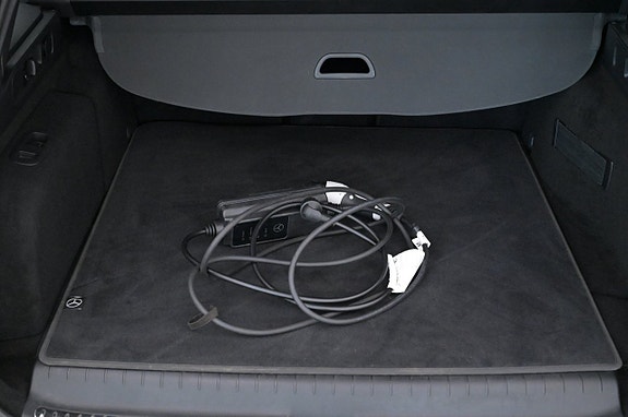 Mercedes-Benz C300 23 of 27