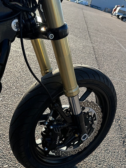 Harley-Davidson Super Glide Custom 9 of 11