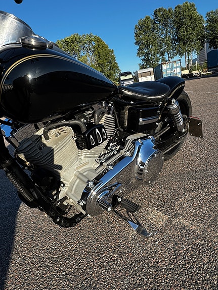 Harley-Davidson Super Glide Custom 11 of 11
