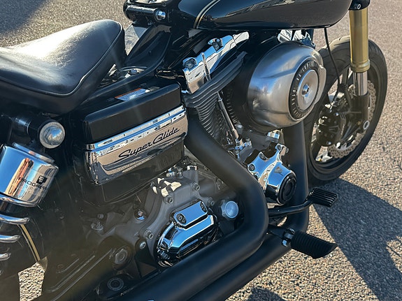 Harley-Davidson Super Glide Custom 7 of 11