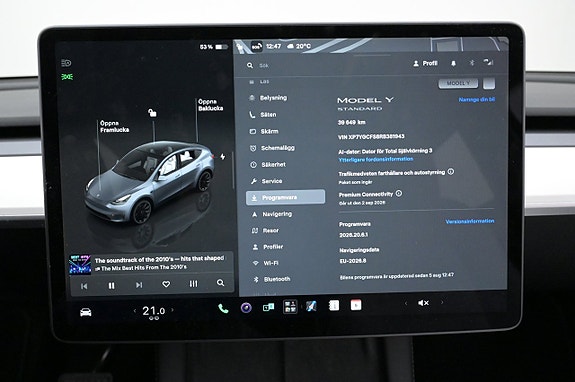 Tesla Model Y 14 of 27