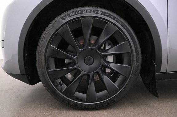 Tesla Model Y 27 of 27