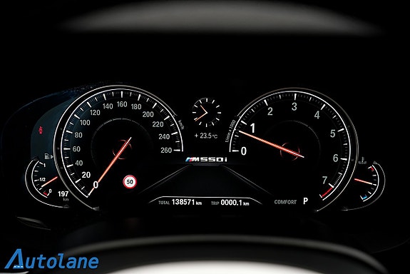 BMW M550i 16 of 30