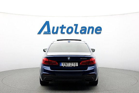 BMW M550i 7 of 30