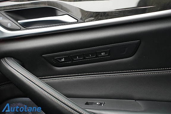 BMW M550i 30 of 30