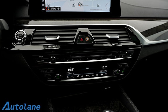 BMW M550i 26 of 30
