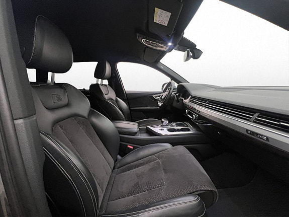 Audi SQ7 17 of 30