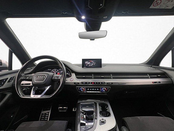 Audi SQ7 15 of 30