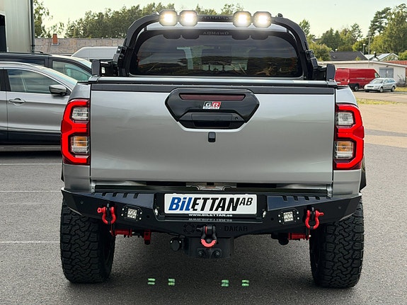 Toyota HiLux 9 of 25