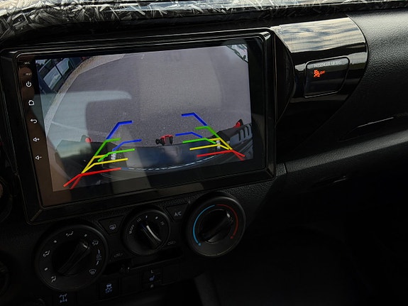 Toyota HiLux 19 of 25