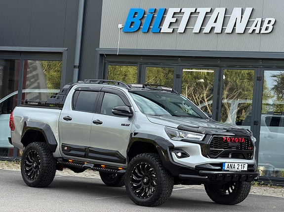 Toyota HiLux 25 of 25