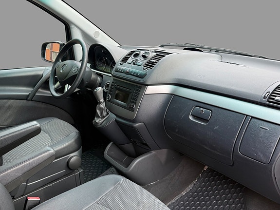 Mercedes-Benz Viano 11 of 15